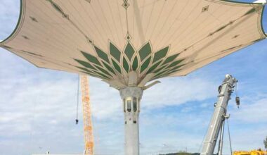 world's largest umbrella Masjid-al-Haram Makkah Grand Mosque Saudi Arabia